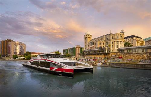 Lodné spojenie Bratislava - Viedeň